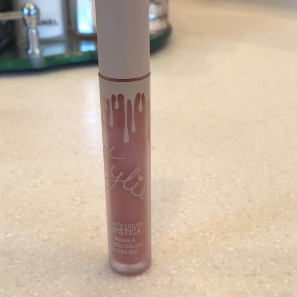 KYLIE COSMETICS Commando LIQUID LIPSTICK